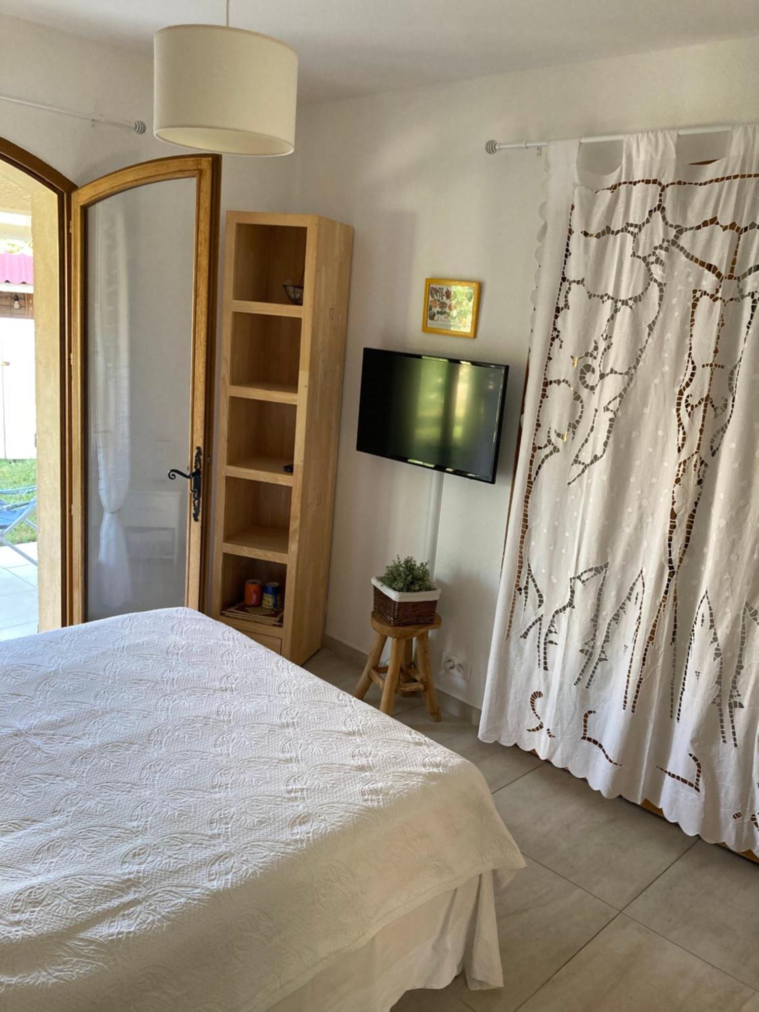Bed & Breakfast Les Lillas Saint-Jeannet  Exteriér fotografie