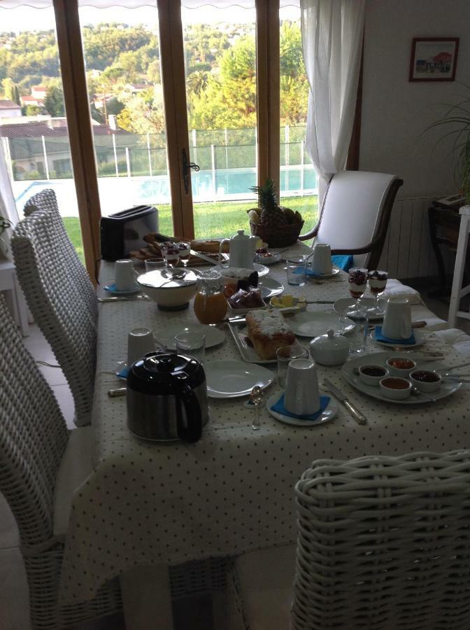 Bed & Breakfast Les Lillas Saint-Jeannet  Exteriér fotografie